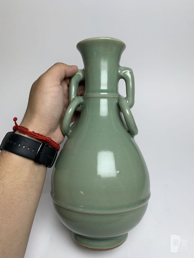 元 龙泉青釉双活环耳瓶一对 - 图12